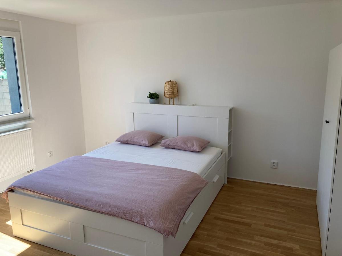 Apartman Maay Hlohovec Bagian luar foto