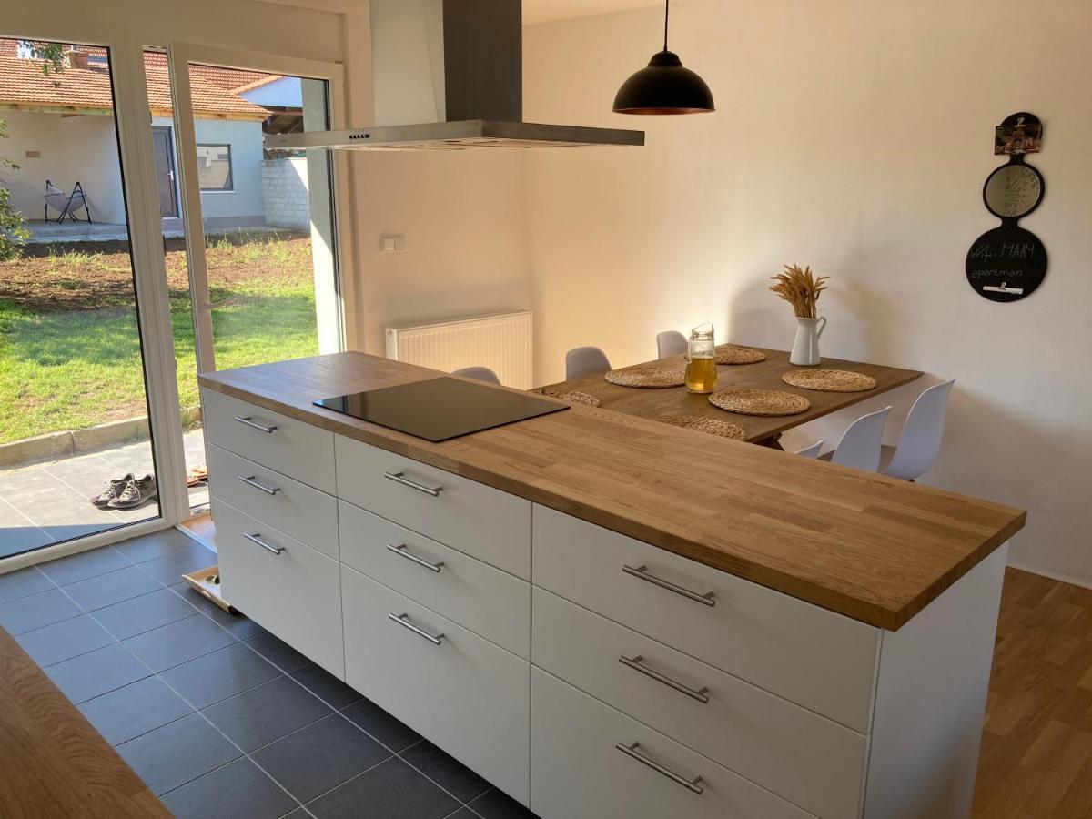 Apartman Maay Hlohovec Bagian luar foto